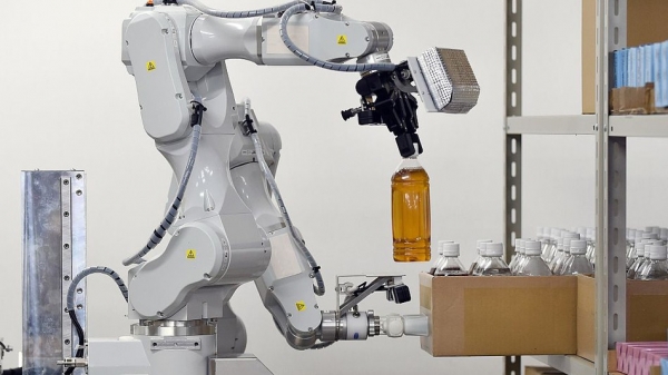 일본 정부가 인공지능(AI)이나 로봇 분야에 사용하는 차세대 기술을 수출규제 대상에 추가하는 방안의 검토에 착수했다.